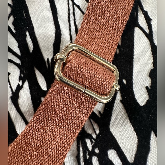 Tommy Hilfiger brown logo crossbody purse w/ribbon accent, faux leather, NWT - Picture 11 of 17